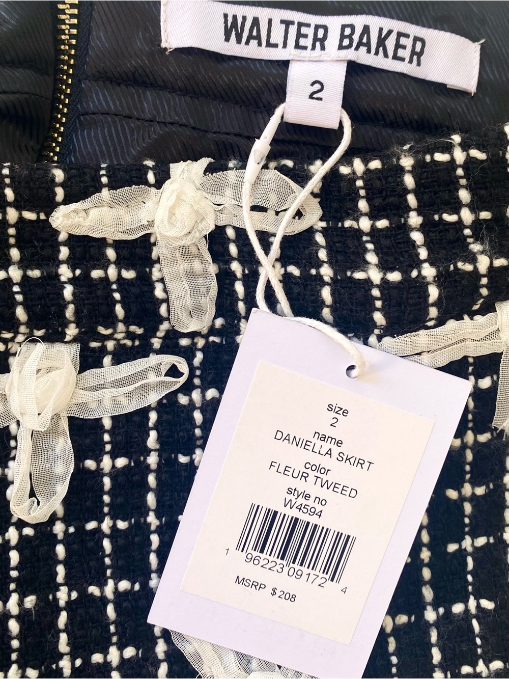 Walter Baker NWT Daniella Fleur Tweed Bow Mini Skirt Black, Size 2 - Picture 4 of 8